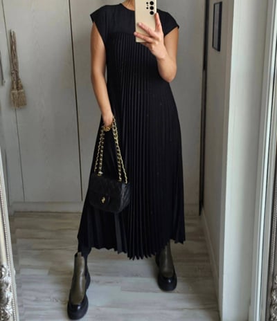 👗 Minimalistisches Monochromes Kleid mit Plissee für Damen(💥 50% Rabatt und kostenloser Versand )