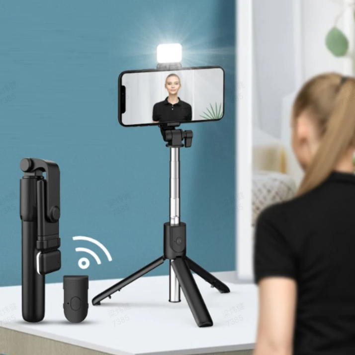 🏆 Heißer Verkauf 50 % Rabatt ✨ Multifunktionaler magnetischer 4-in-1-Selfie-Stick mit 360°-Drehung