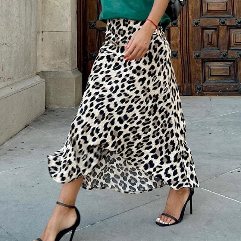 Women’s 2-Piece Sweatshirt & Leopard Print Skirt Set