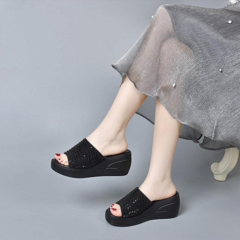 2025 Neues Design🌸👠Glänzende Sandalen mit Keilabsatz für Damen