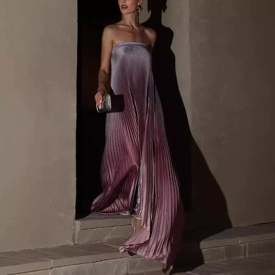 đTrĂ€gerloses Abendkleid mit Farbverlauf und Plisseefalten