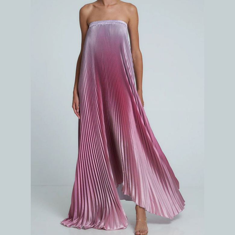đTrĂ€gerloses Abendkleid mit Farbverlauf und Plisseefalten