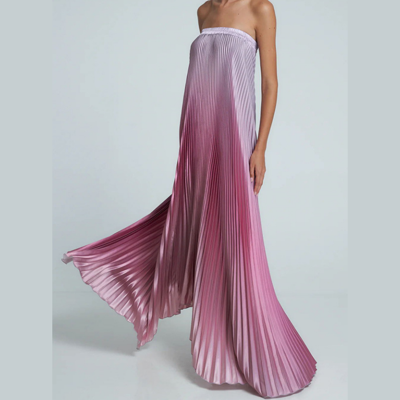 đTrĂ€gerloses Abendkleid mit Farbverlauf und Plisseefalten