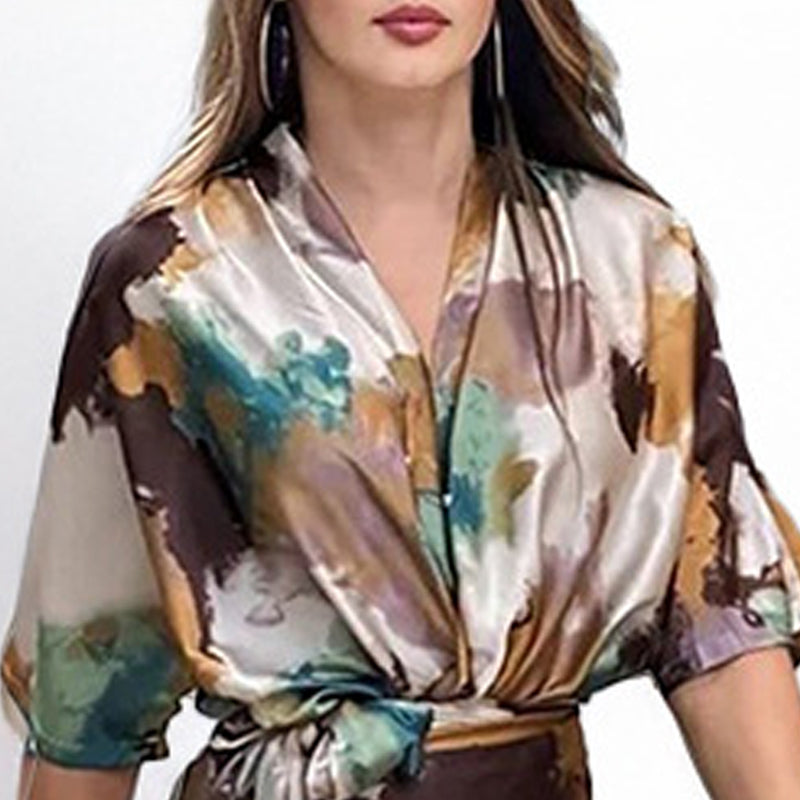 Elegantes Wickelkleid aus Satin mit abstraktem Print für Damen