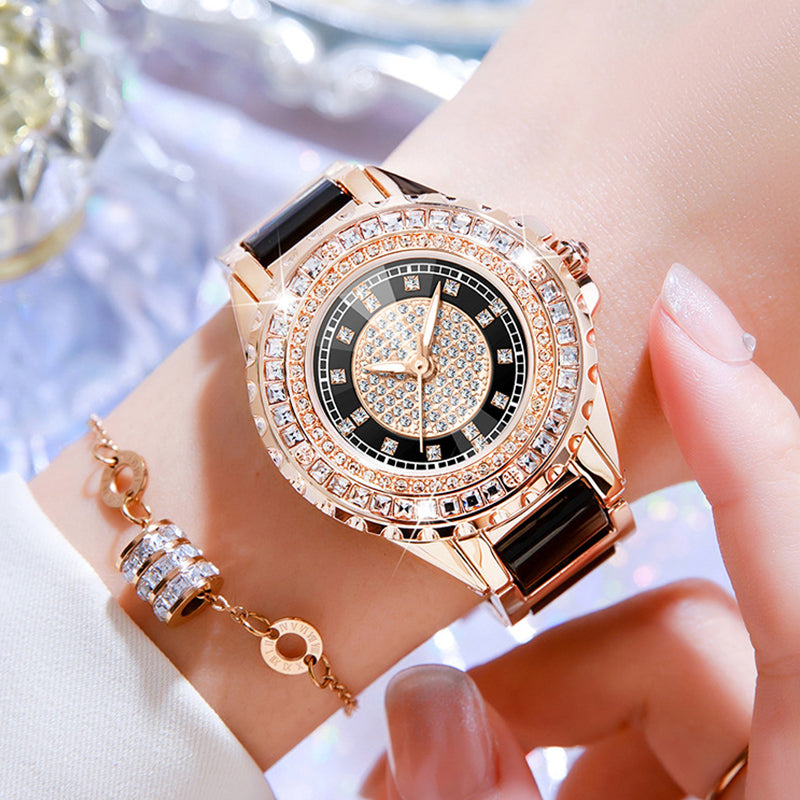 Elegante französische Uhr mit Zirkonbesatz