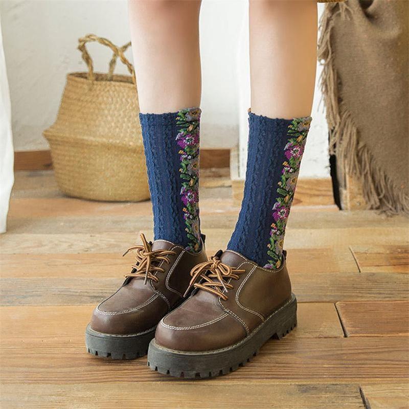 Vintage Socken mit Blumenstickerei