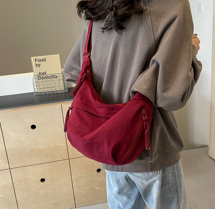 🎉Heiße Verkäufe - 50% OFF😍Designer Direktverkauf👜Damen Mode einfarbig Nylon Crossbody Hobo Tasche