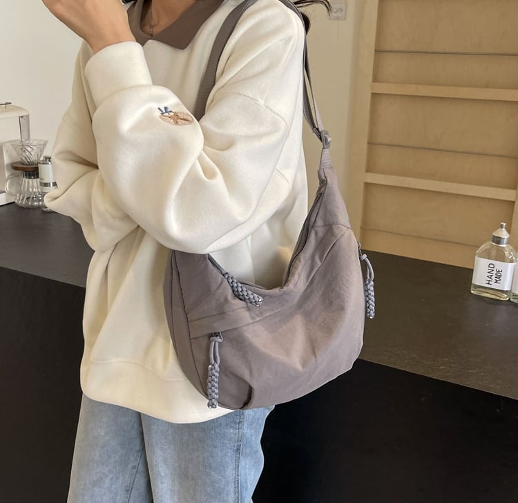 🎉Heiße Verkäufe - 50% OFF😍Designer Direktverkauf👜Damen Mode einfarbig Nylon Crossbody Hobo Tasche