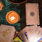 Witchy Cauldron Roségold-Tarotkarten mit Begleitbuch Wasserdichtes, knitterfreies Folien-Tarotkartenspiel für Anfänger Enthält Chakren, Planeten, Sternzeichen, Elemente und Affirmationen