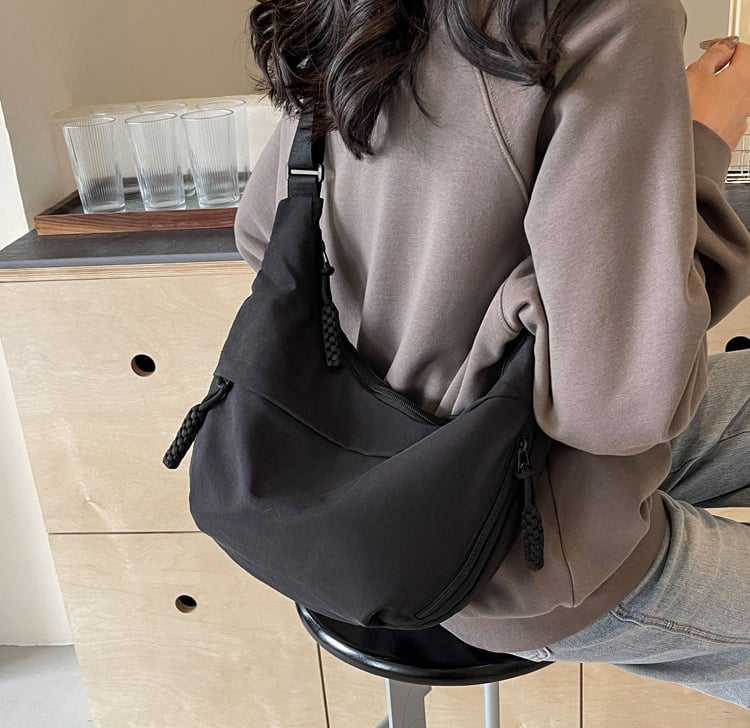🎉Heiße Verkäufe - 50% OFF😍Designer Direktverkauf👜Damen Mode einfarbig Nylon Crossbody Hobo Tasche
