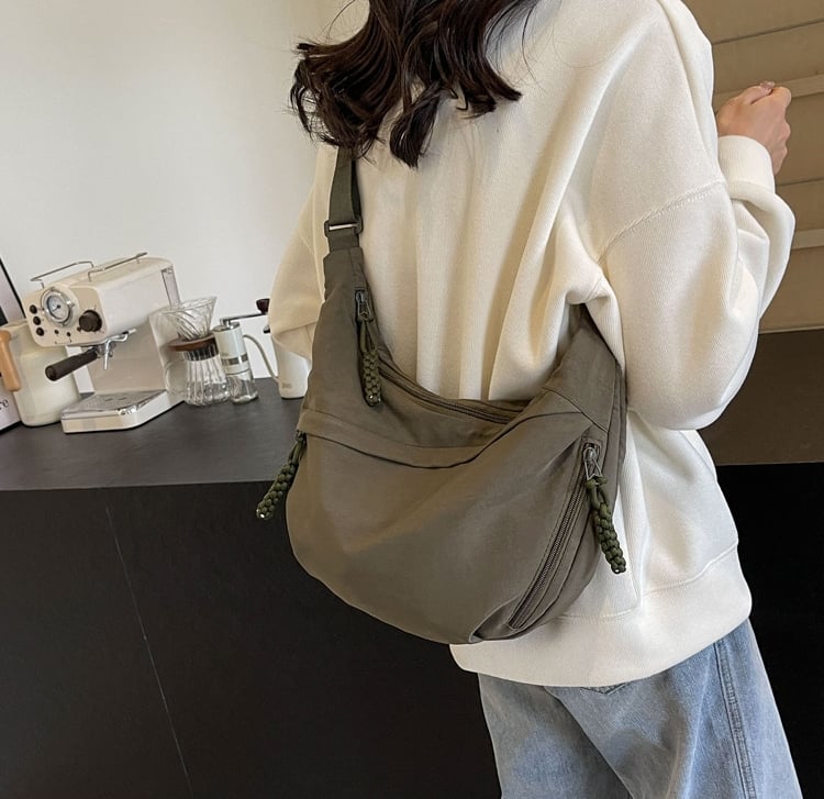 🎉Heiße Verkäufe - 50% OFF😍Designer Direktverkauf👜Damen Mode einfarbig Nylon Crossbody Hobo Tasche
