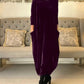 Neues schlankmachendes Longkleid mit Rundhalsausschnitt.