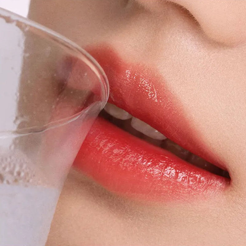Eiswässriger Lipgloss