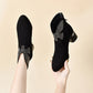 Glänzende Stiefeletten mit Blockabsatz, Schleife und spitzer Zehenpartie