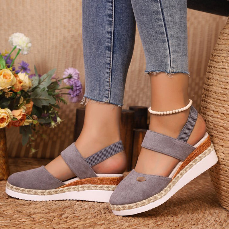🥿Geschlossene Zehen Riemchensandalen mit niedrigem Keil🌈Verschiedene Farben nach Wahl