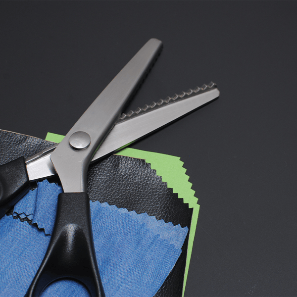 ✂️Jetzt 50 % Rabatt! DIY-Nähschere mit Wellenschliff – Zickzack-Schere, Stoffschneidewerkzeug gegen Ausfransen für Stoff, Papier und Bastelprojekte