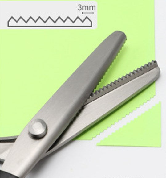 ✂️Jetzt 50 % Rabatt! DIY-Nähschere mit Wellenschliff – Zickzack-Schere, Stoffschneidewerkzeug gegen Ausfransen für Stoff, Papier und Bastelprojekte