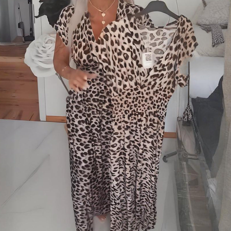 Damenkleid mit V-Ausschnitt und Leopardenmuster