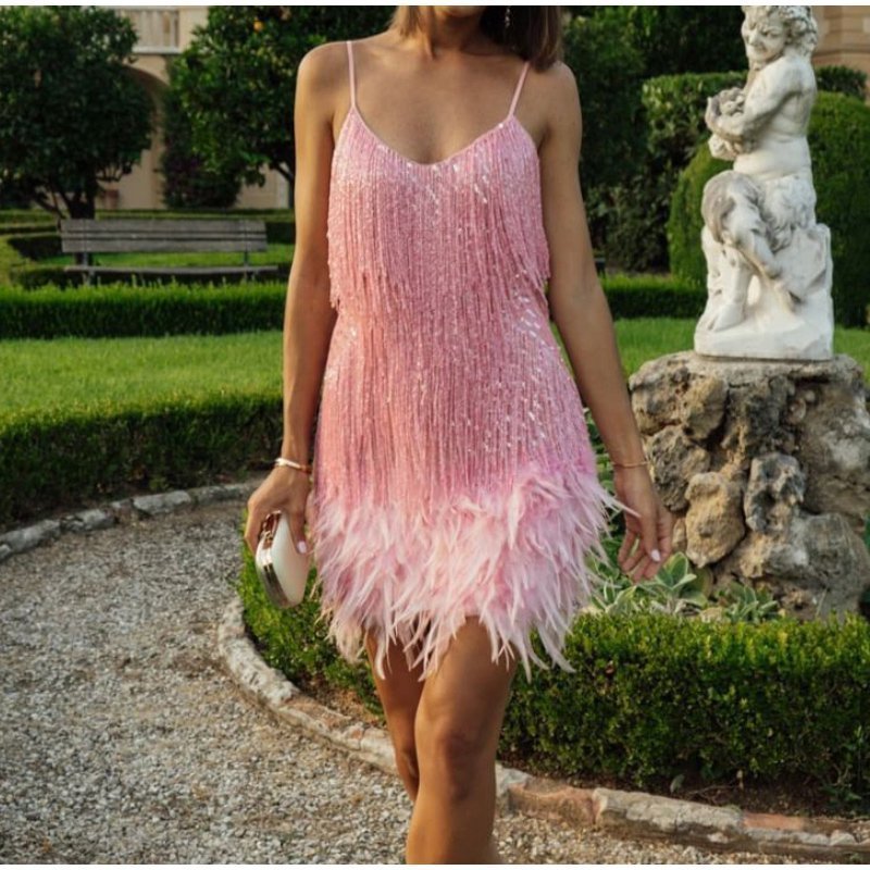 Damenkleid mit Federfransen und Pailletten-Spaghettiträgern