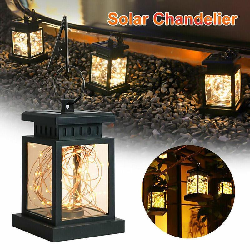 Warmes und romantisches Solar-Kerzenlicht im Innenhof