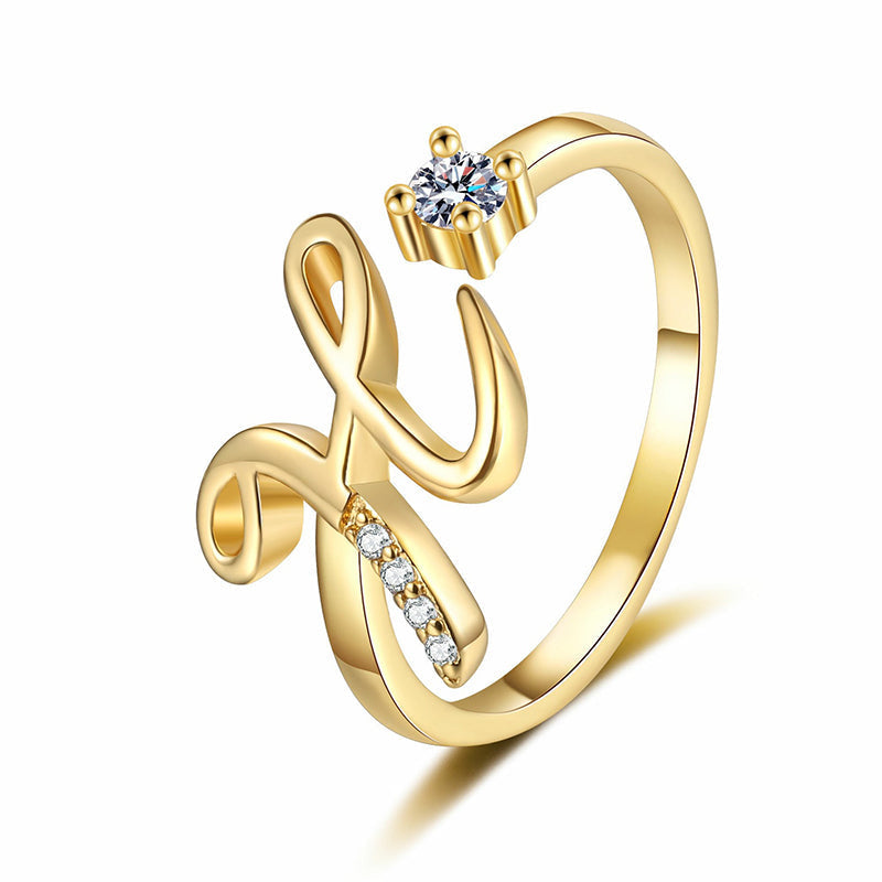 💍⏰ 50% RABATT – NUR FÜR KURZE ZEIT! Damen Ring mit Buchstaben – Funkelnde Zirkonia-Verzierung, verstellbare Größe & elegantes Design ✨