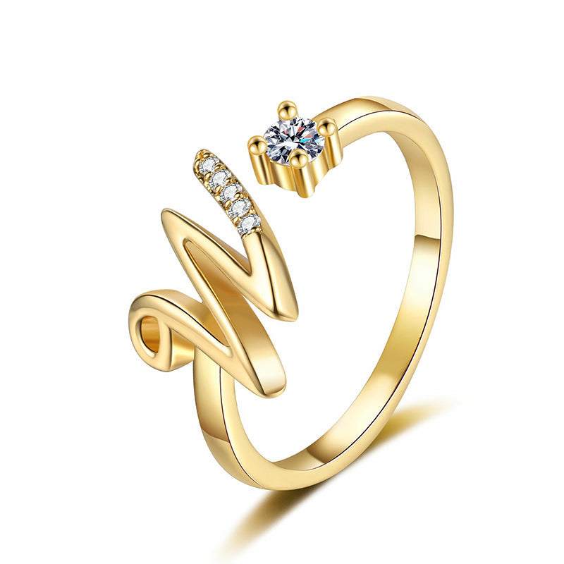 💍⏰ 50% RABATT – NUR FÜR KURZE ZEIT! Damen Ring mit Buchstaben – Funkelnde Zirkonia-Verzierung, verstellbare Größe & elegantes Design ✨