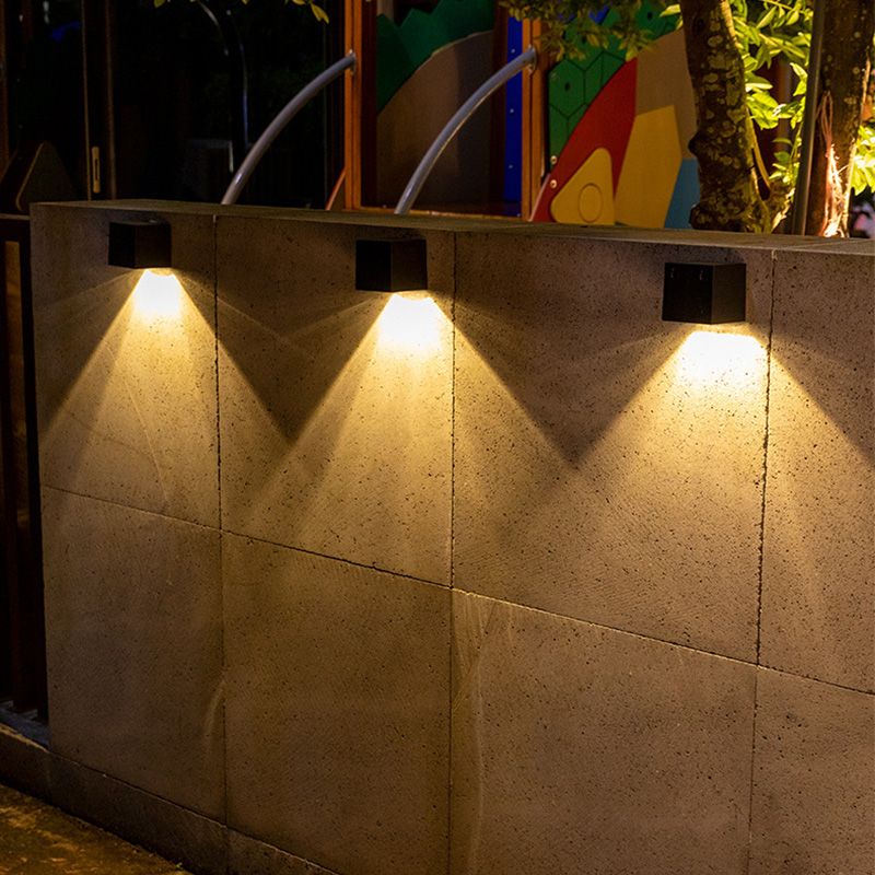 💡🔲 Quadratische Solar-Ambiente-Wandleuchte mit zwei Lichtfarbmodi – modernes Design & kabellose Freiheit! ✨