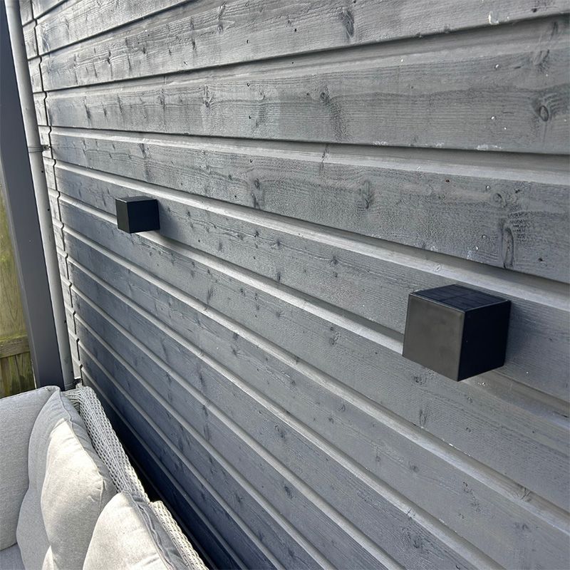 💡🔲 Quadratische Solar-Ambiente-Wandleuchte mit zwei Lichtfarbmodi – modernes Design & kabellose Freiheit! ✨